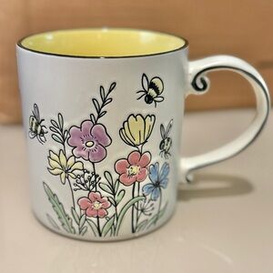 Floral Bee Ceramic Mug in Yellow Interior NWOT 21 oz